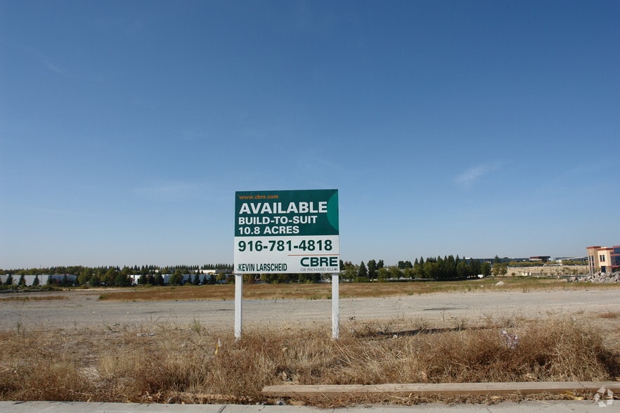 5600 Lonetree Blvd, Rocklin, CA for sale - Building Photo - Image 2 of 3