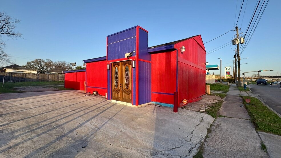 8031-8033 Harrisburg Blvd, Houston, TX for sale - Building Photo - Image 1 of 7