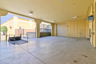 2189 Eastman Ave, Ventura, CA for lease Building Photo- Image 2 of 8