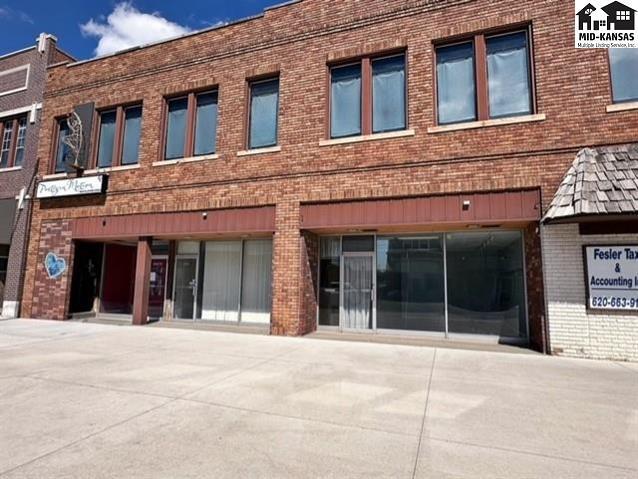 500 N Main St, Hutchinson, KS for sale Primary Photo- Image 1 of 1