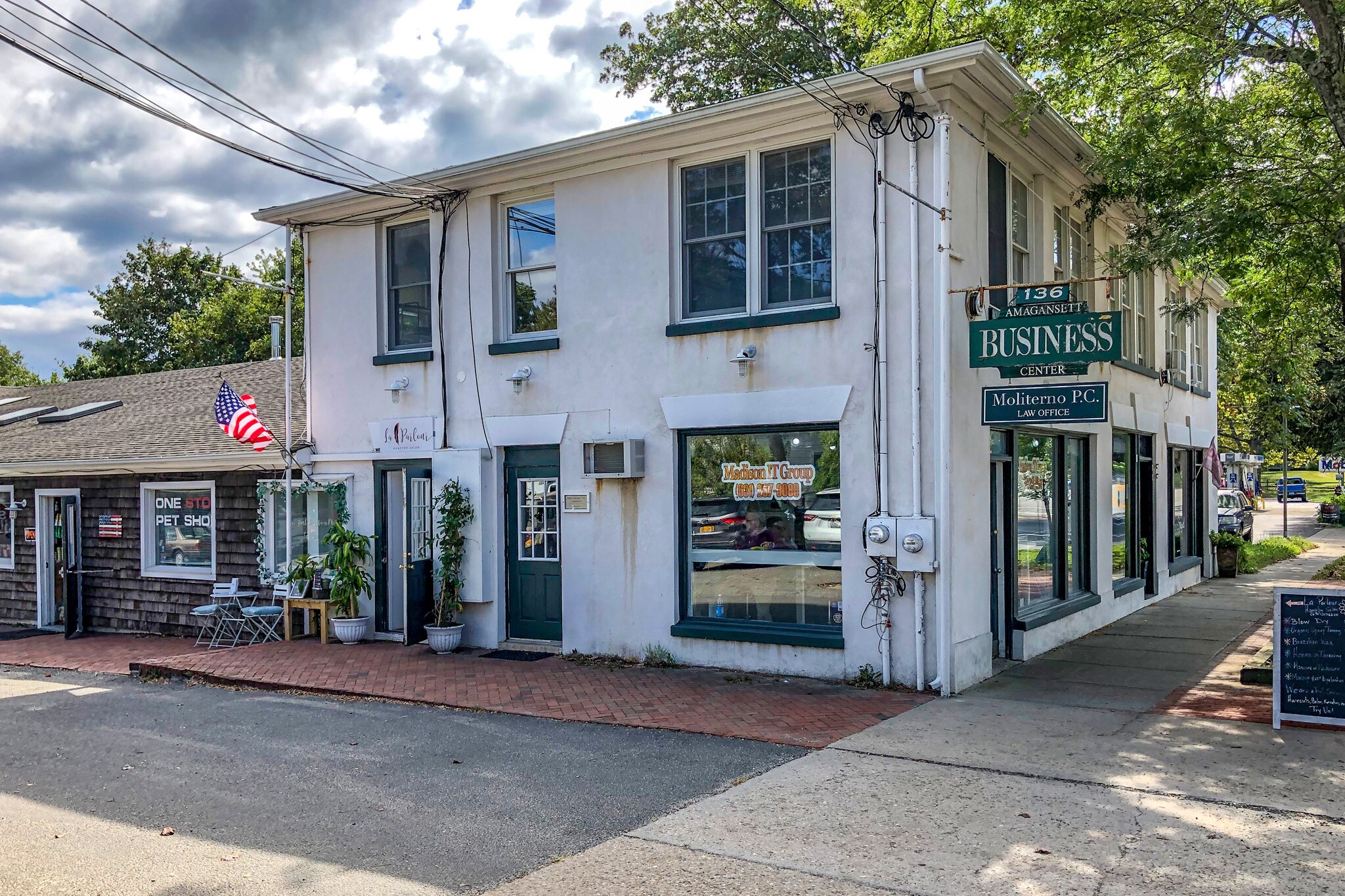 136 Main St, Amagansett, NY 11930 AMAGANSETT BUSINESS CENTER