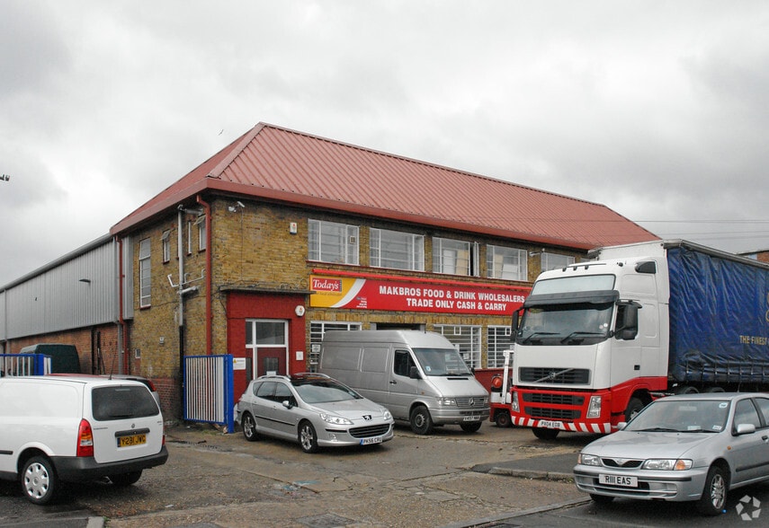 6-8 Dalston Gdns, Stanmore for sale - Building Photo - Image 3 of 3