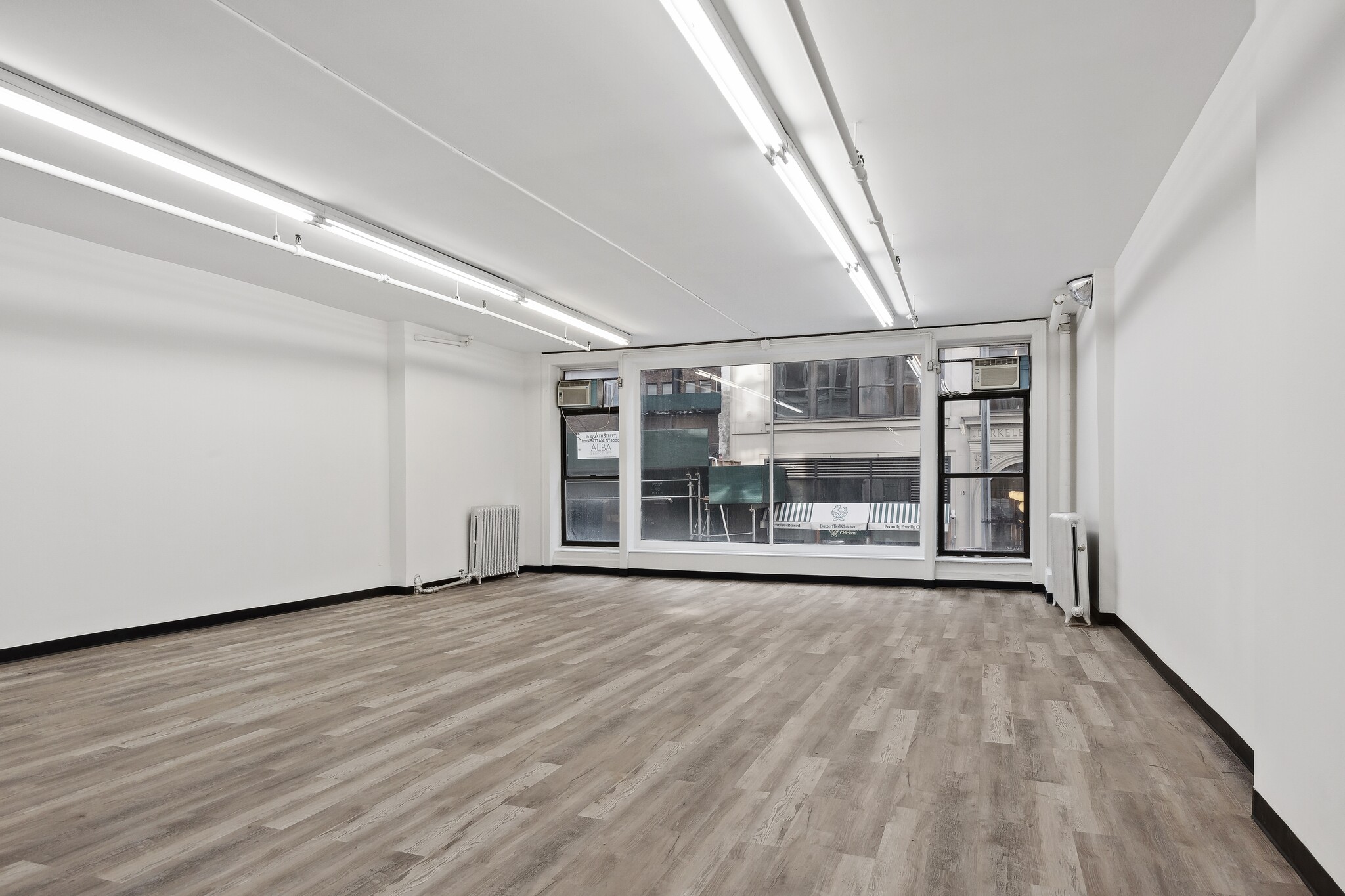 21 W 45th St, New York, NY for lease Interior Photo- Image 1 of 8