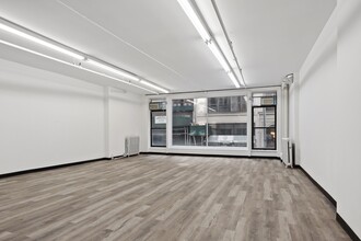 21 W 45th St, New York, NY for lease Interior Photo- Image 1 of 8