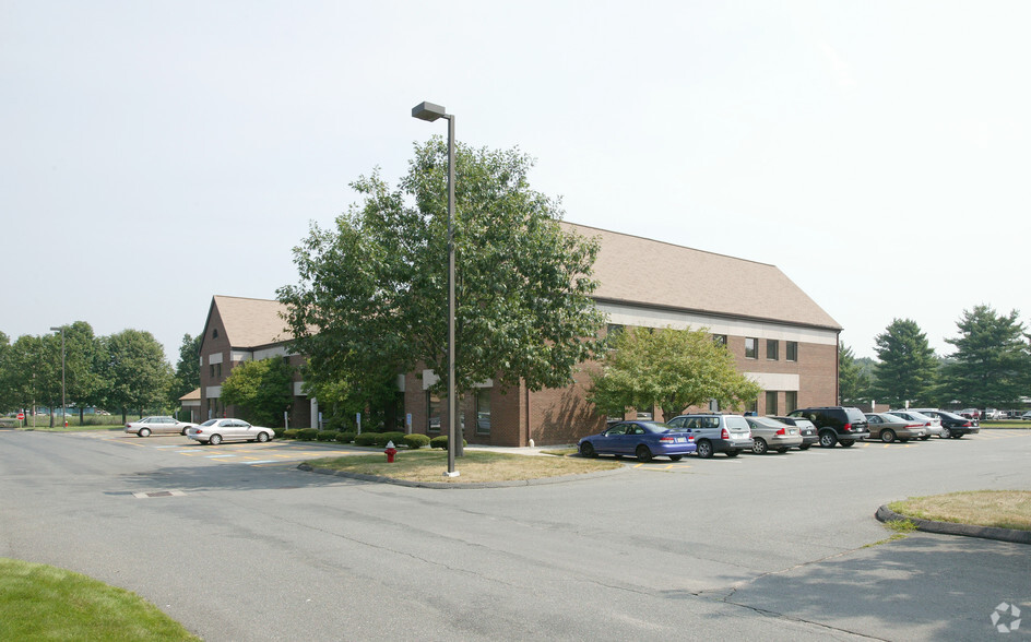 146 Hazard Ave, Enfield, CT for lease - Building Photo - Image 3 of 39