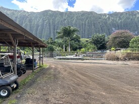 41-847 Waikupanaha Street - Airplane Hangar