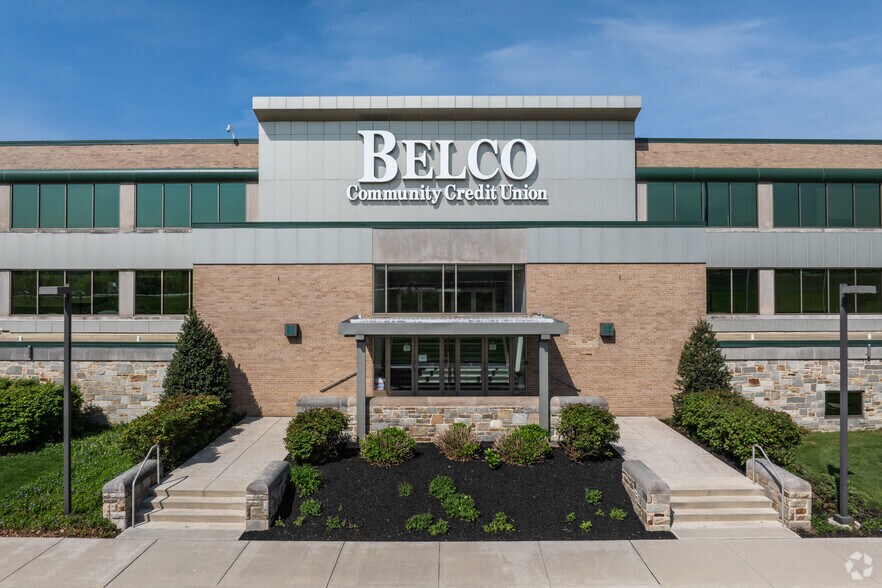 449 Eisenhower Blvd, Harrisburg, PA for lease - Building Photo - Image 3 of 4