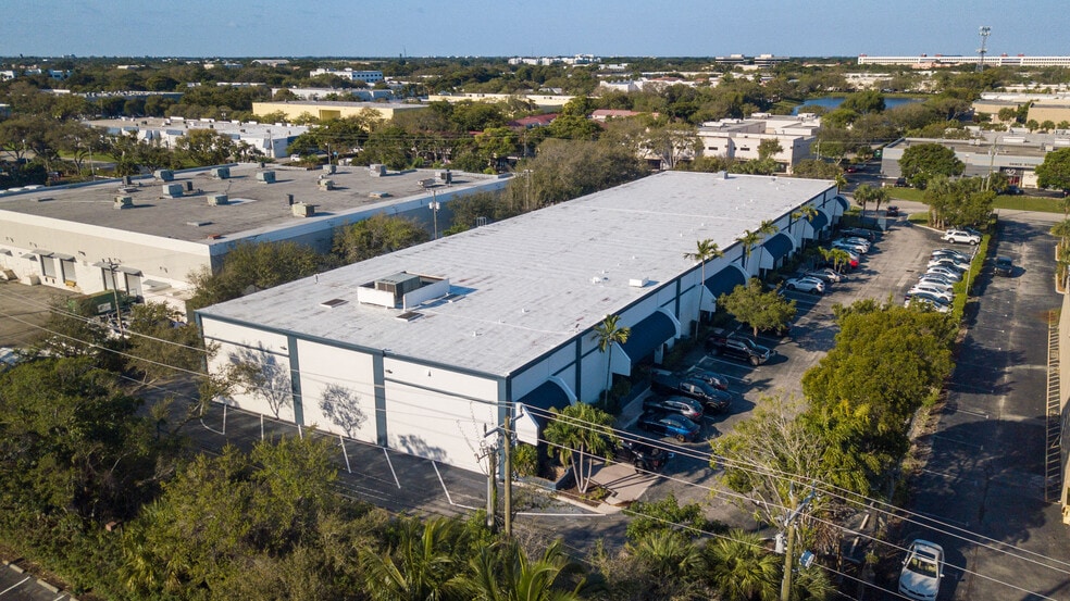 6450-6468 E Rogers Cir, Boca Raton, FL for lease - Building Photo - Image 3 of 3