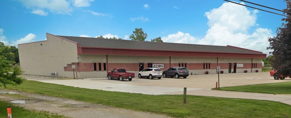 910-916 Huber Dr, Monroe, MI for lease - Building Photo - Image 1 of 2