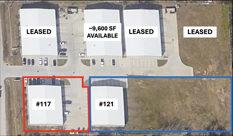 121 Industrial Ct, Conroe, TX for lease - Building Photo - Image 2 of 9