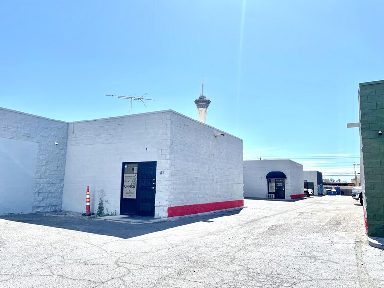 2121 Western Ave, Las Vegas, NV for lease - Building Photo - Image 2 of 13