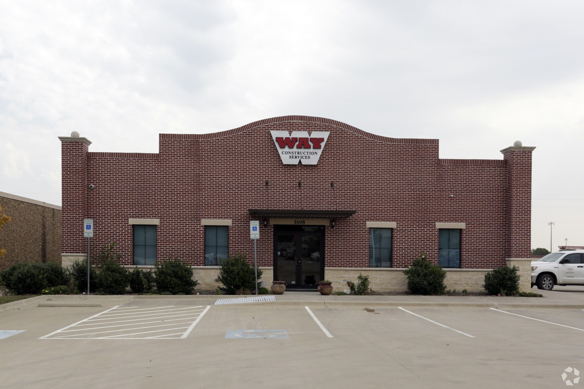 1608 Osprey Dr, Desoto, TX for sale Primary Photo- Image 1 of 1