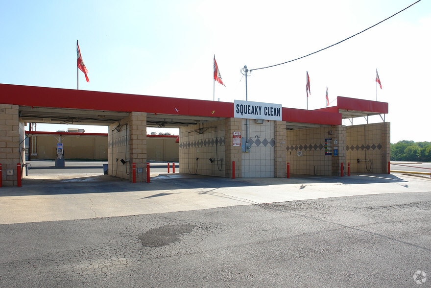 4411 Thousand Oaks Dr, San Antonio, TX for sale - Building Photo - Image 2 of 2