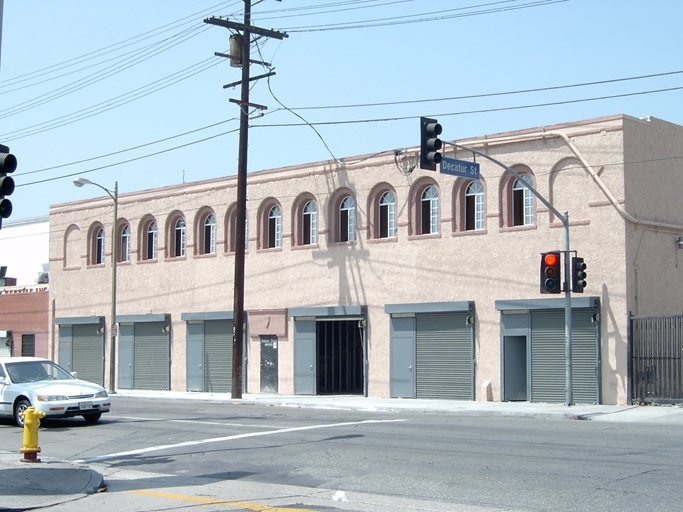 1721-1725 E 7th St, Los Angeles, CA for lease - Primary Photo - Image 1 of 4