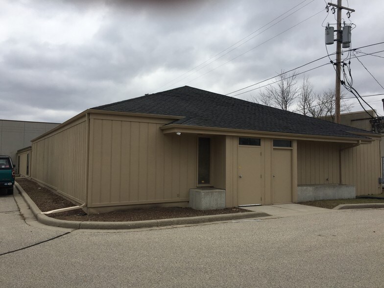 7001 30th Ave, Kenosha, WI for sale - Building Photo - Image 1 of 1