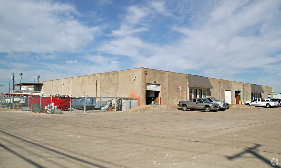 1300 Summit Ave, Plano, TX for lease - Building Photo - Image 2 of 9