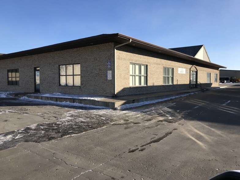 3212 14th Ave S, Fargo, ND for lease - Building Photo - Image 2 of 3