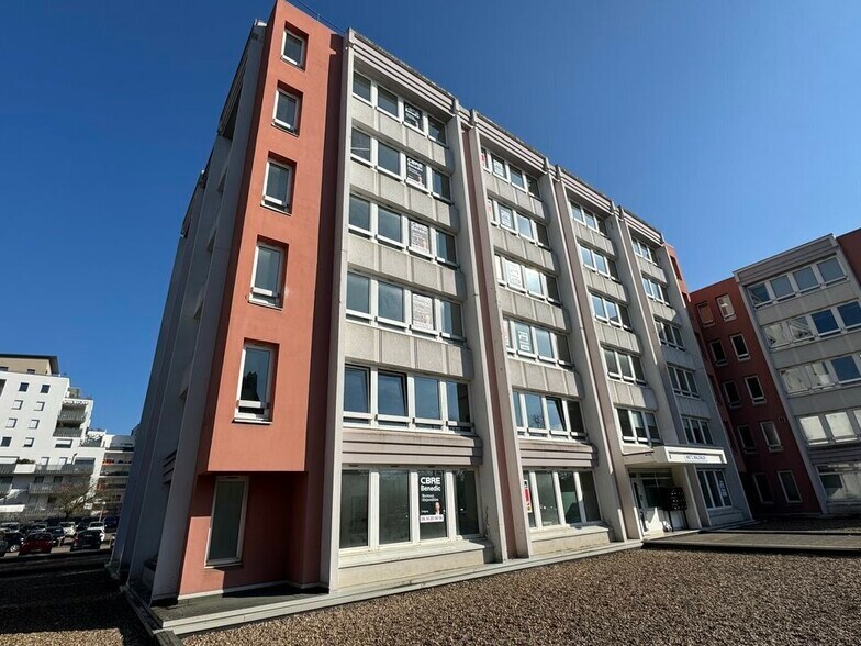 Office in Metz for lease - Building Photo - Image 1 of 3