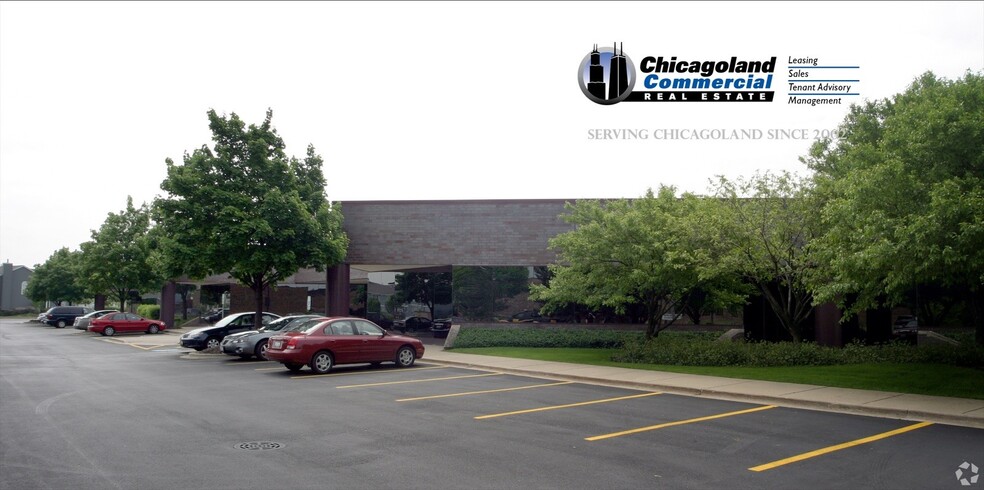 5550 Meadowbrook Ct, Rolling Meadows, IL for lease - Building Photo - Image 1 of 15