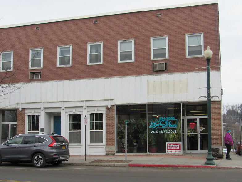 579 E Main St, Cobleskill, NY for sale - Building Photo - Image 1 of 1