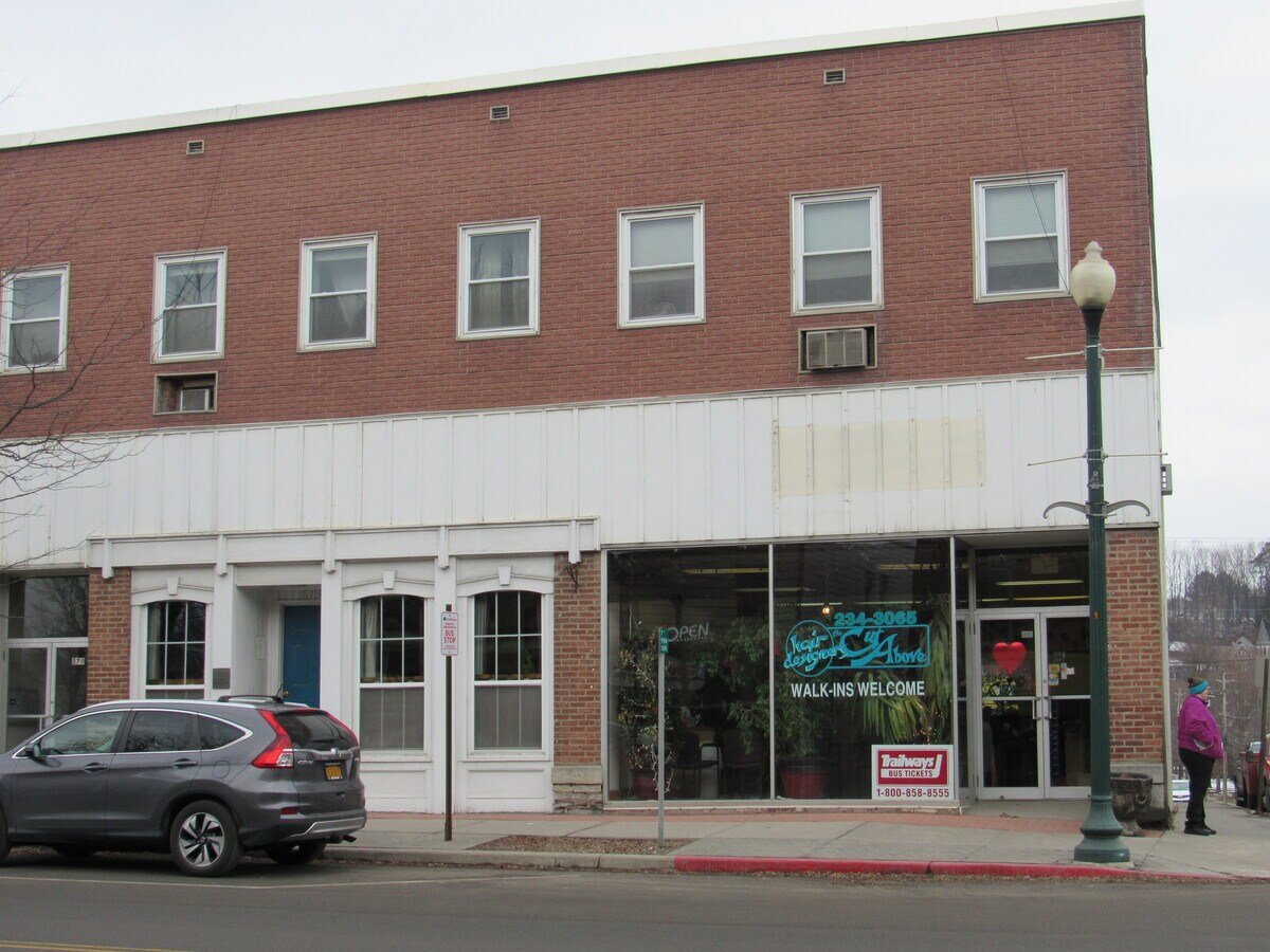 579 E Main St, Cobleskill, NY 12043