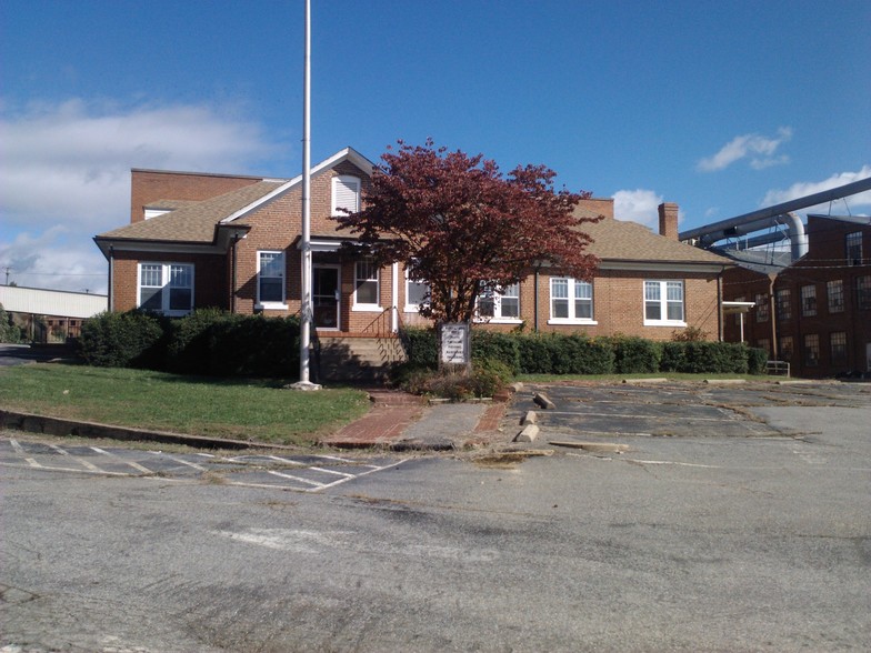 850 Hooker St, Martinsville, VA for lease - Building Photo - Image 2 of 9