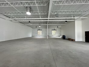 1218 Menlo Dr NW, Atlanta, GA for lease Building Photo- Image 2 of 4