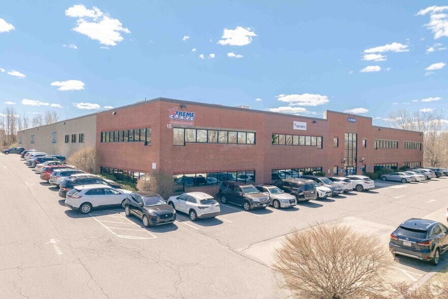 15 Presidential Way, Woburn, MA for lease - Building Photo - Image 1 of 8