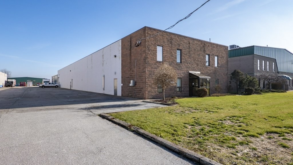 5160 Ure St, Tecumseh, ON for sale Primary Photo- Image 1 of 1