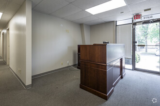 4910 University Sq, Huntsville, AL for lease Building Photo- Image 2 of 5