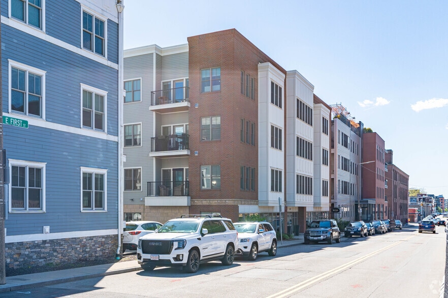 637 E 1st St, Boston, MA for lease - Primary Photo - Image 3 of 8