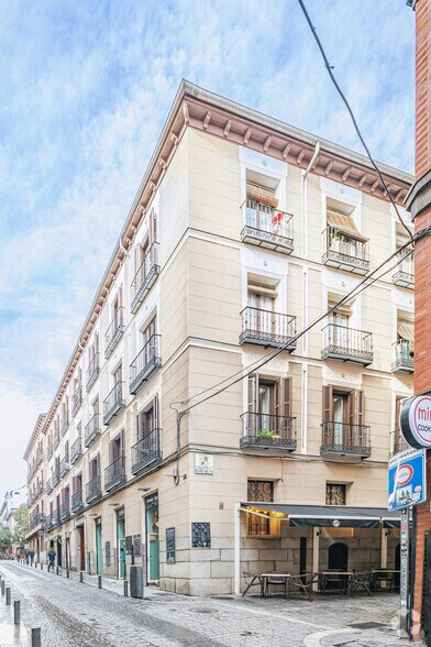 Calle Moratín, 39, Madrid, Madrid for sale - Primary Photo - Image 1 of 1