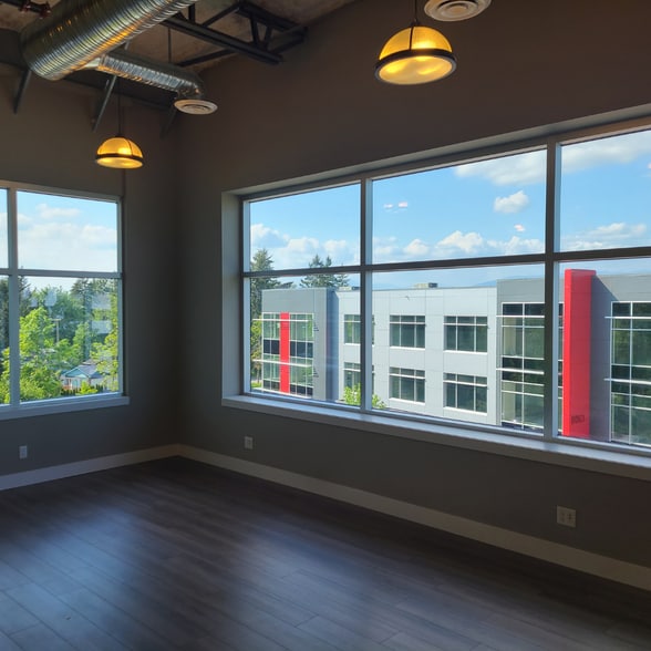 8047 199th St, Langley, BC for lease - Interior Photo - Image 3 of 13