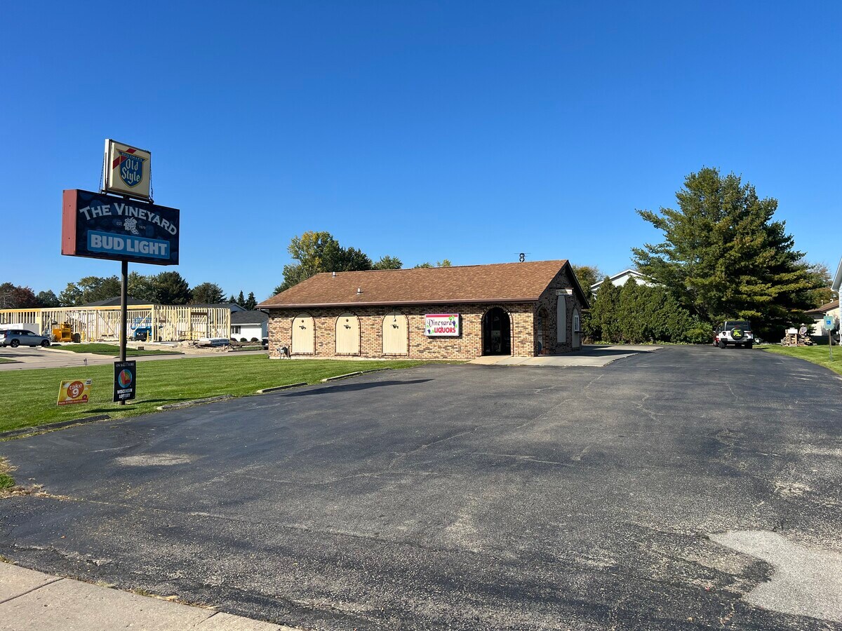 Liquor Store, Janesville, WI 53546 Liquor Store with Real Estate