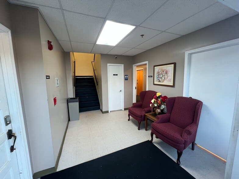 6714 Highway 85, Riverdale, GA for sale - Lobby - Image 3 of 9