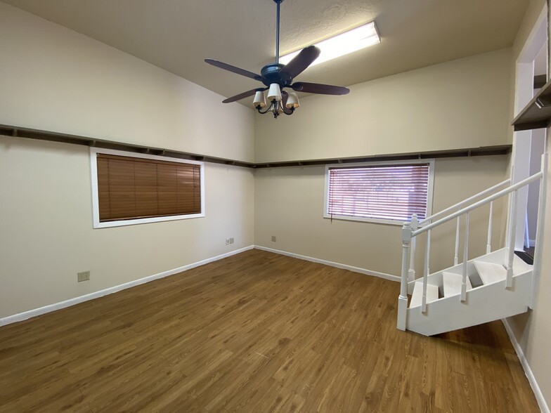 13301 Fm 2432 Rd, Willis, TX for lease - Interior Photo - Image 3 of 11