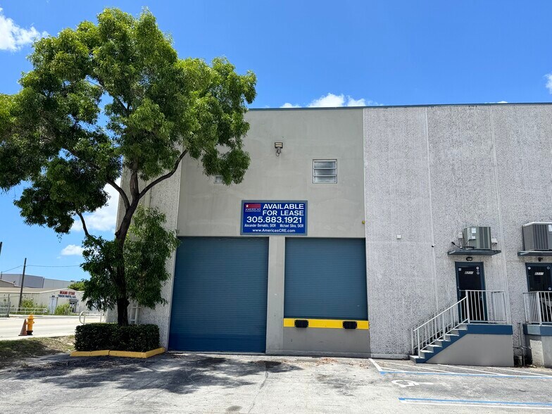 8700-8796 NW 100th St, Medley, FL for lease - Building Photo - Image 1 of 11