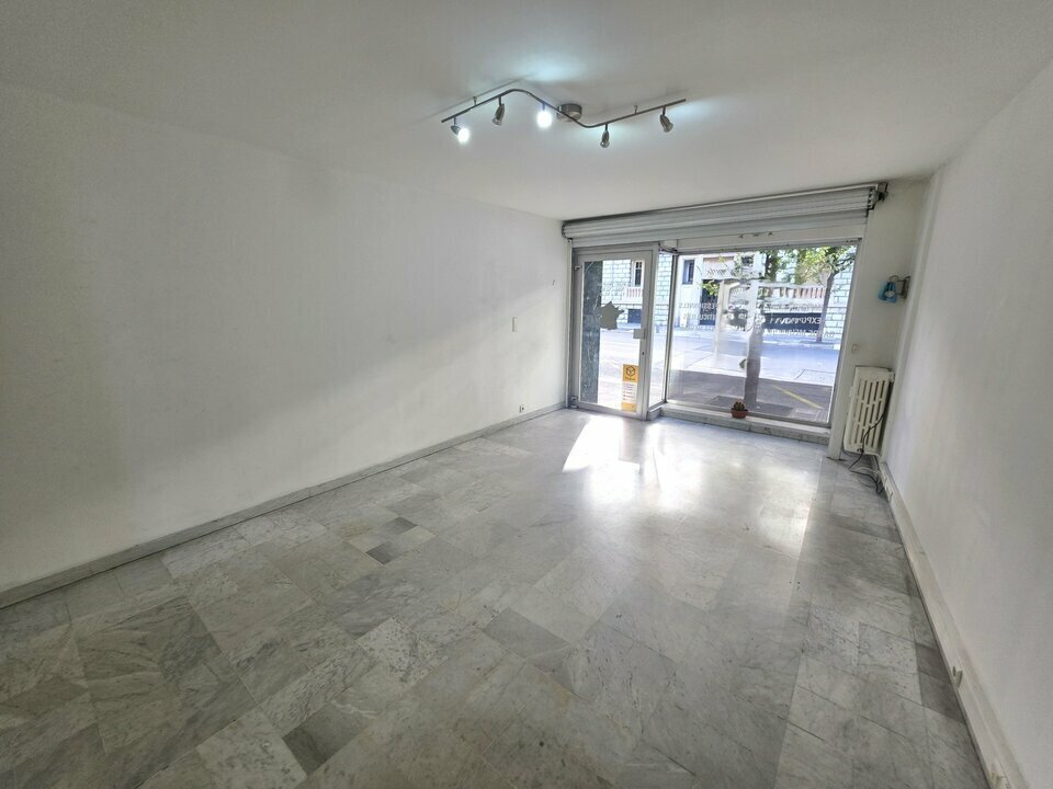 Office in Nice for lease Interior Photo- Image 1 of 10