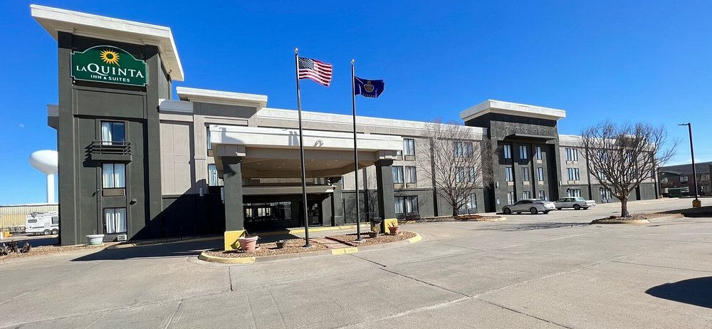 201 E Diamond Dr, Salina, KS for sale Building Photo- Image 1 of 16