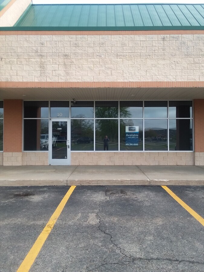 12719 Riley St, Holland, MI 49424