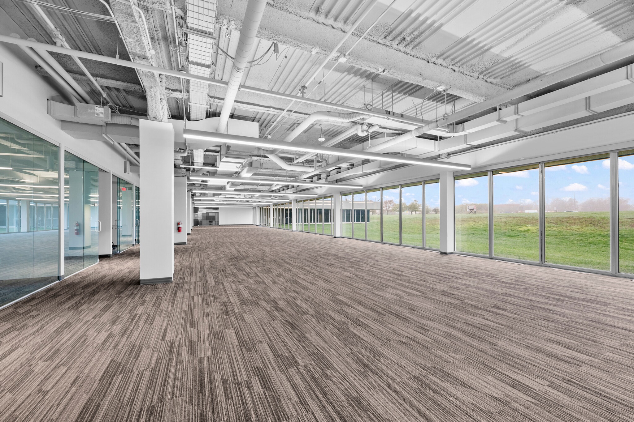 26555 Northwestern Hwy, Southfield, MI for lease Interior Photo- Image 1 of 6