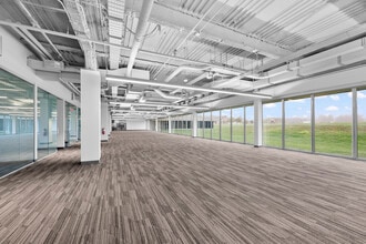 26555 Northwestern Hwy, Southfield, MI for lease Interior Photo- Image 1 of 6