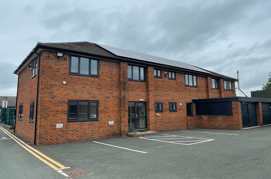 Holmes Chapel Rd, Middlewich for sale - Building Photo - Image 1 of 1