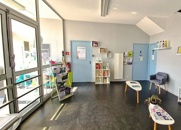 Flex in Mainvilliers for lease Interior Photo- Image 1 of 1