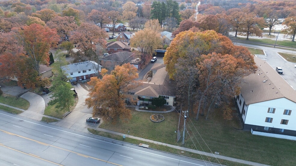2920 Douglas Ave, Des Moines, IA for sale - Primary Photo - Image 1 of 10