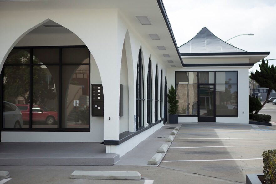 1227-1239 Scott St, San Diego, CA for lease - Building Photo - Image 2 of 5