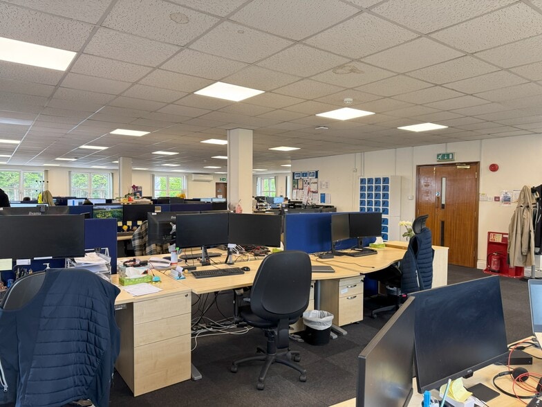 6 Pembroke Rd, Sevenoaks for lease - Building Photo - Image 3 of 4