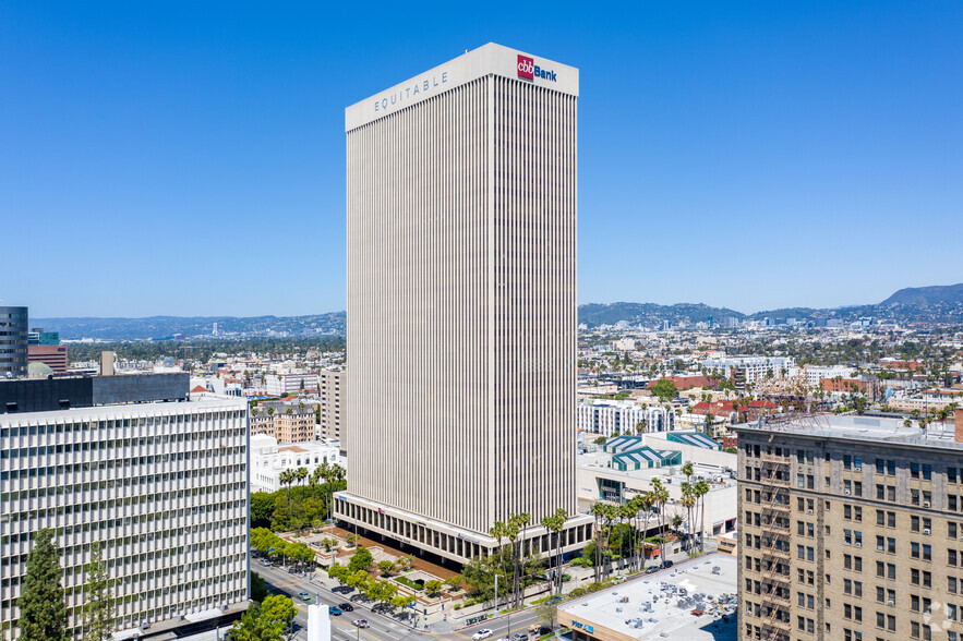 3435 Wilshire Blvd, Los Angeles, CA for lease - Building Photo - Image 2 of 10