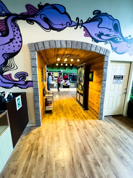 11850 N Center Ave, Portland, OR for lease - Interior Photo - Image 2 of 5