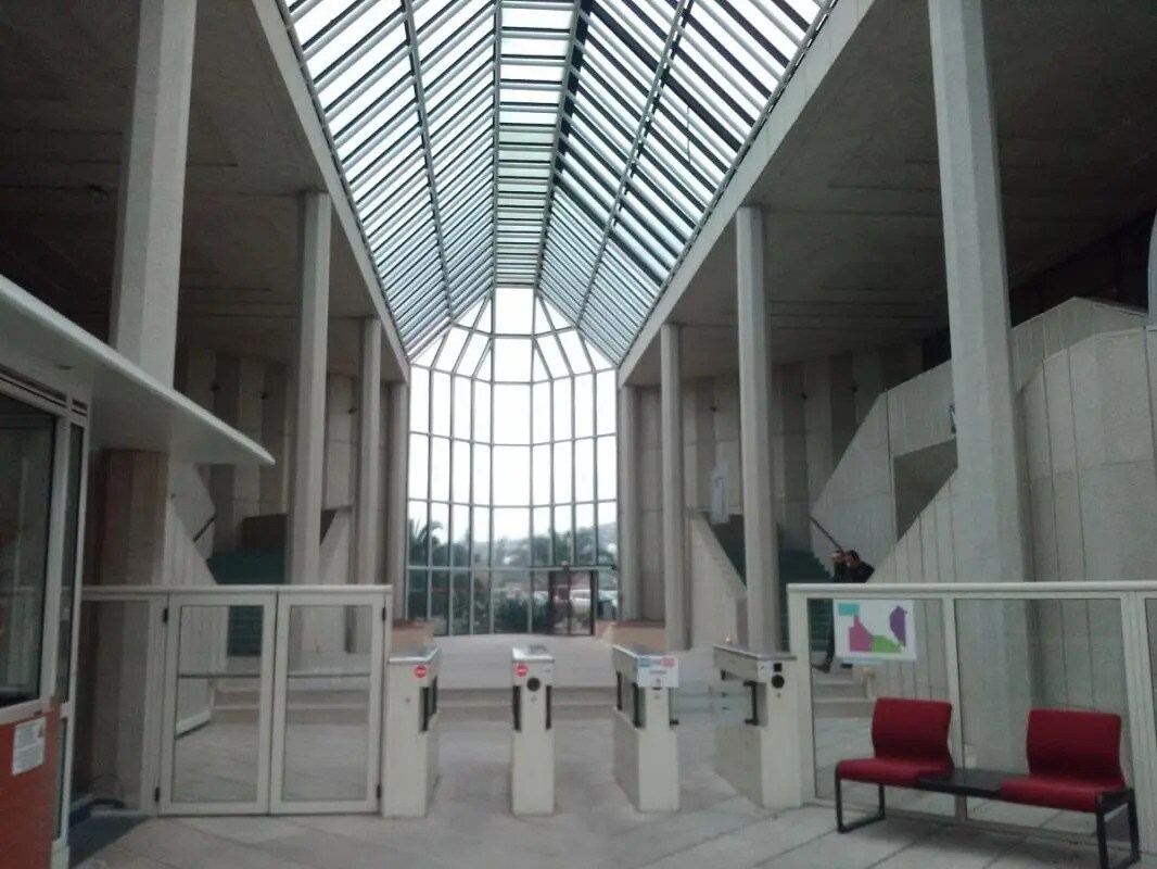 Office in CANNES-LA-BOCCA for lease Interior Photo- Image 1 of 3